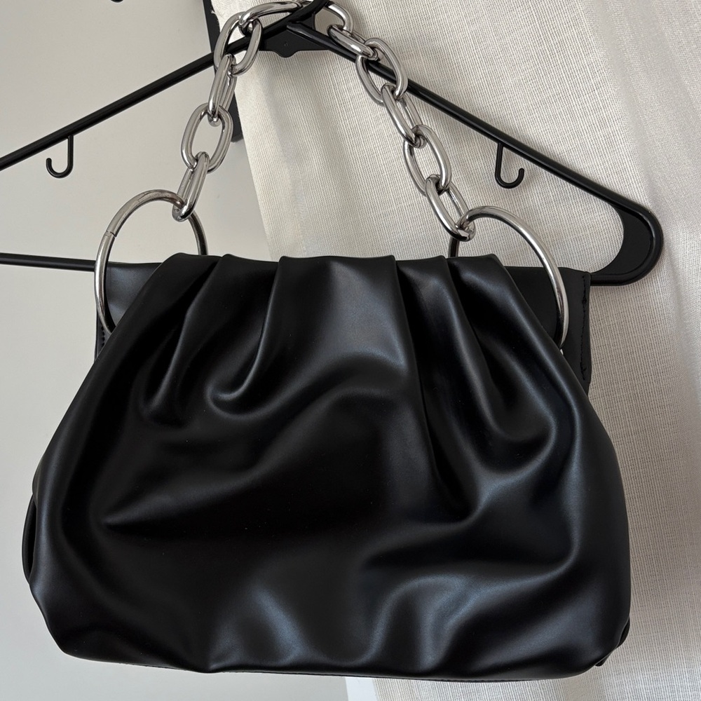 Elegant Black Chain Shoulder Bag